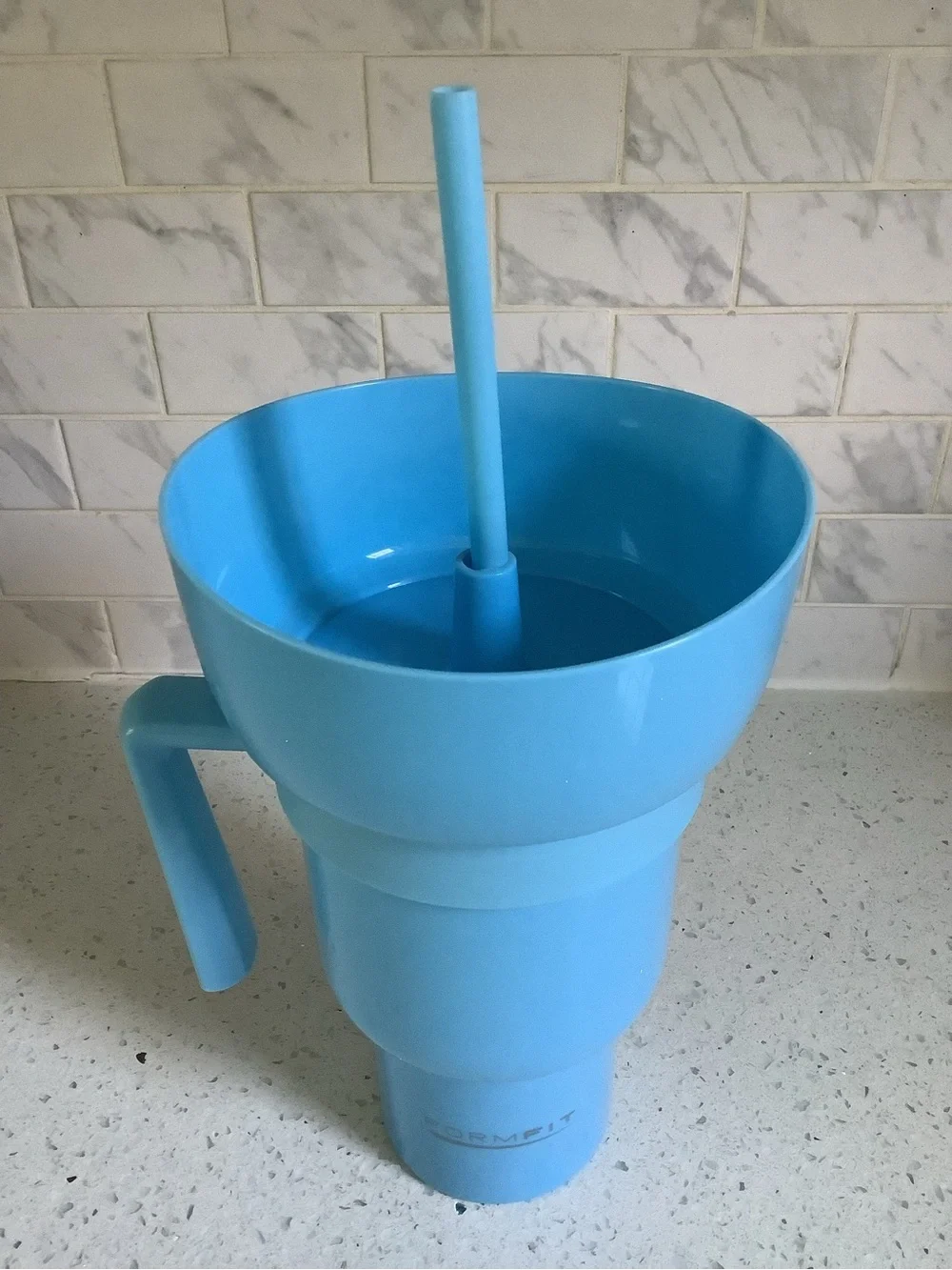Formfit Light Blue 2-in-1 Snack & Drink Tumbler Cup with Straw Attachment